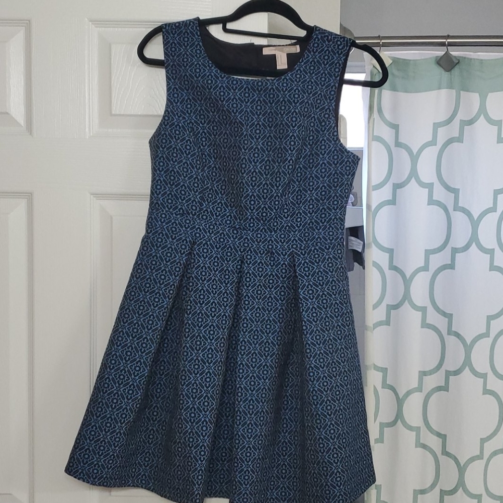 Junior's blue dress